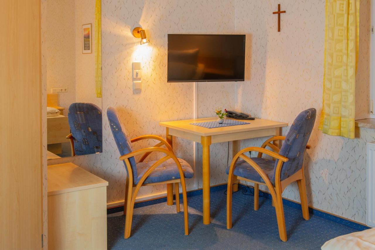 Christliche Gaestehaeuser Weinstrasse Neustadt an der Weinstraße Eksteriør bilde